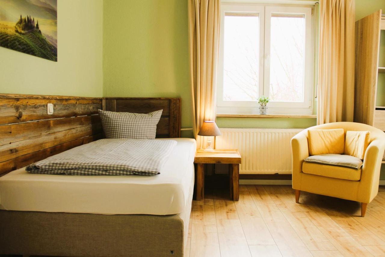 Haus Am Bach - Gemuetliche Pension Allershausen Bagian luar foto