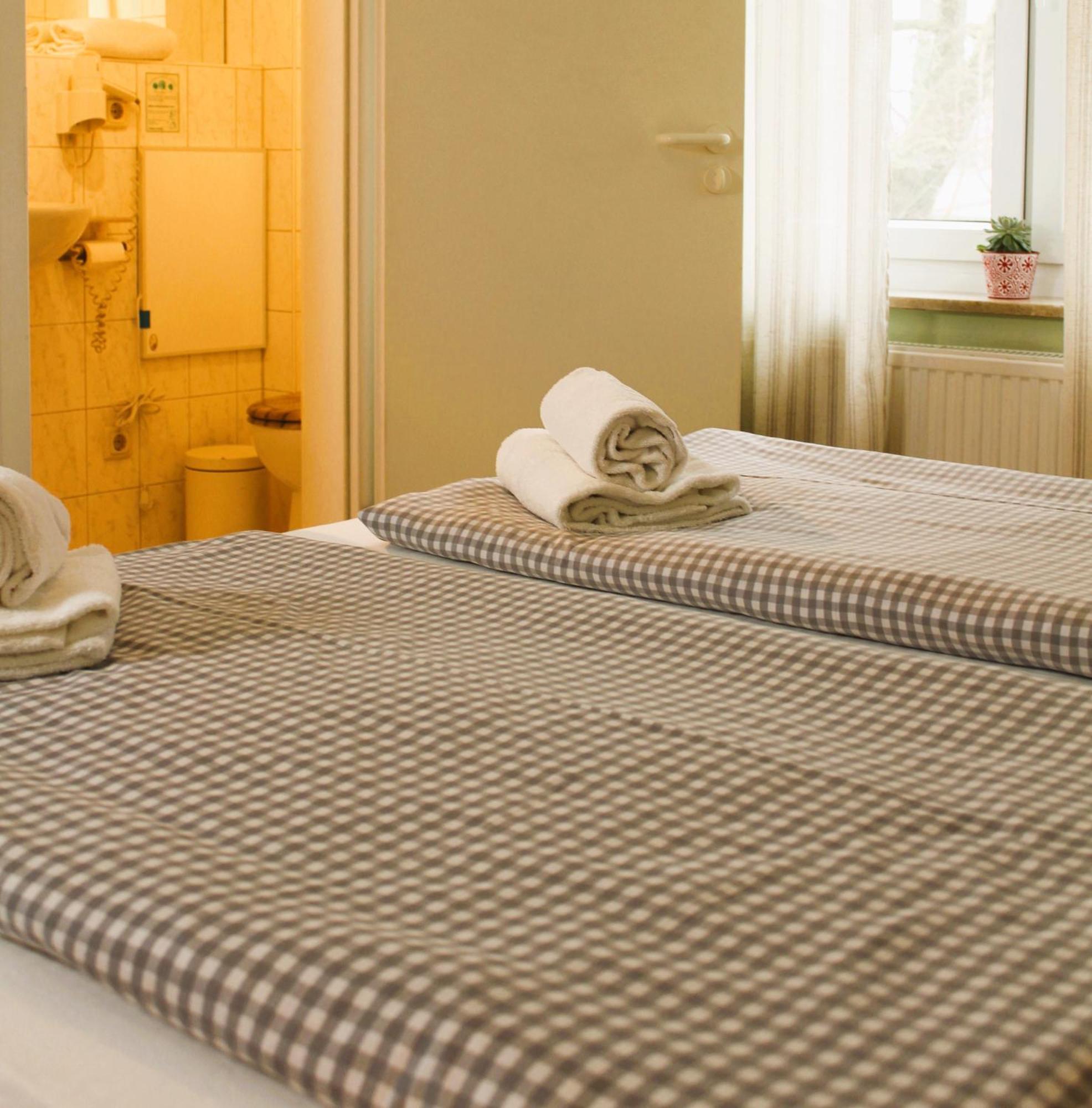 Haus Am Bach - Gemuetliche Pension Allershausen Bagian luar foto