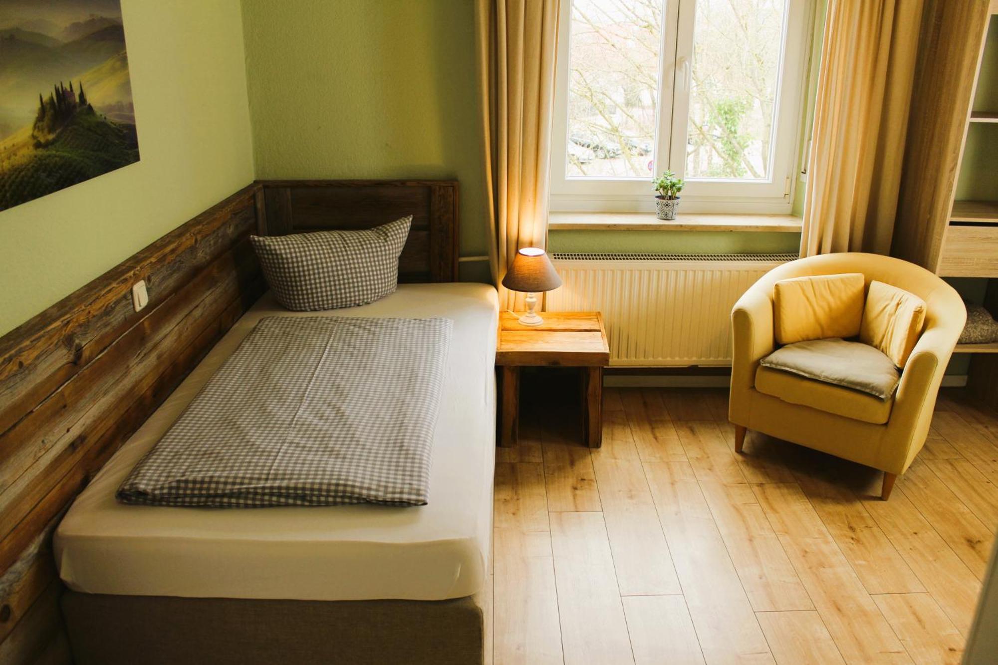 Haus Am Bach - Gemuetliche Pension Allershausen Bagian luar foto