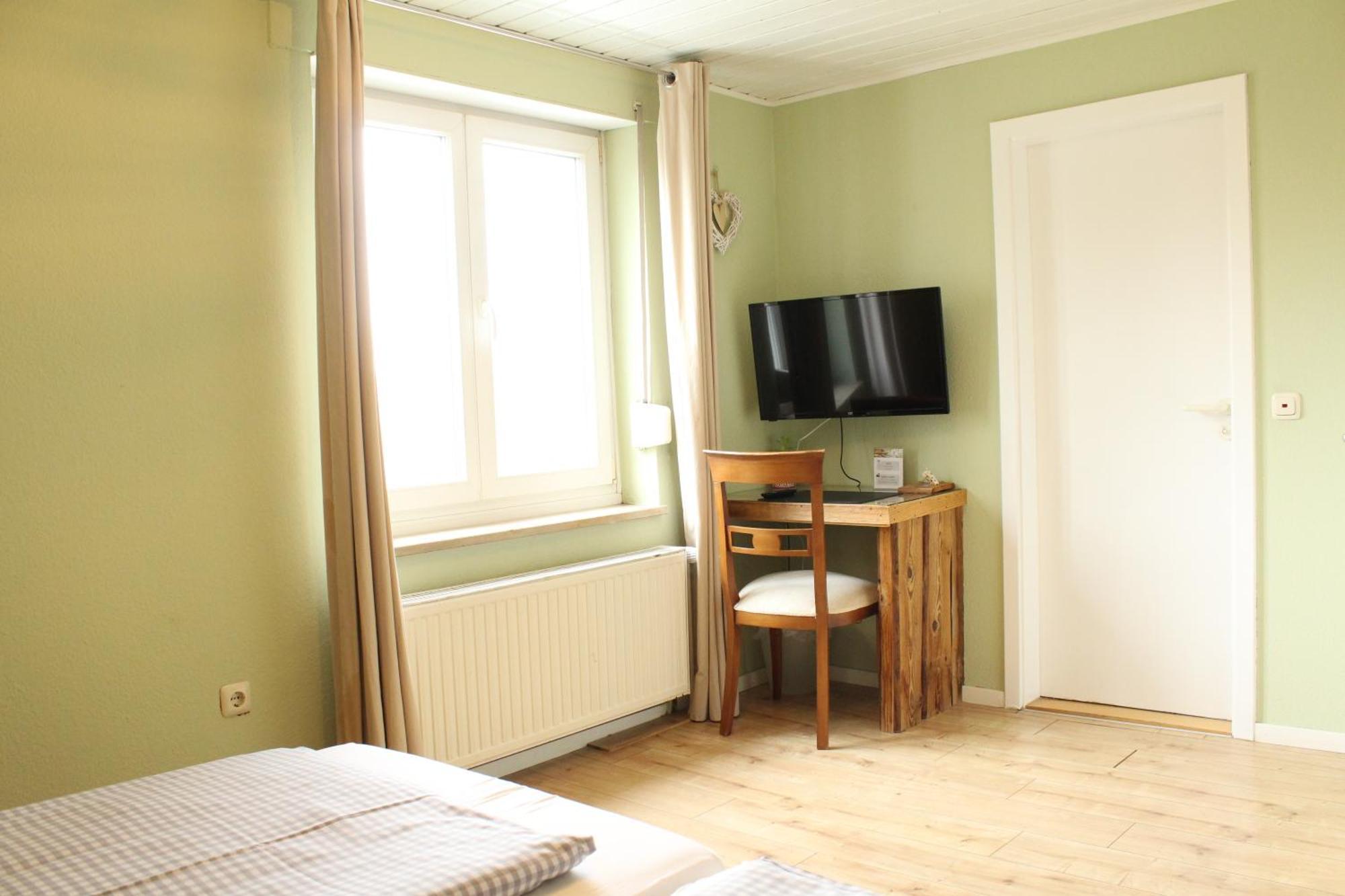 Haus Am Bach - Gemuetliche Pension Allershausen Bagian luar foto